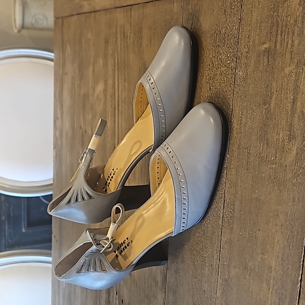 Gray Heel by Valley Lane